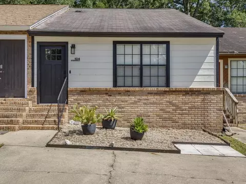 104 Boardwalk Ln, Tallahassee, FL 32301