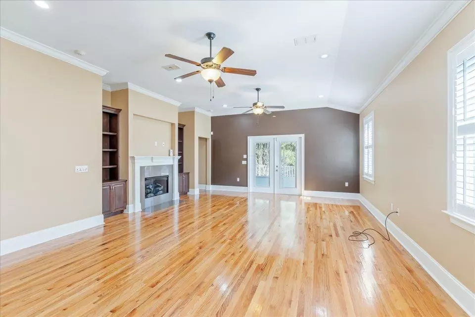 Living - 2594 Halleck Ln, Tallahassee, FL 32312 photo 3 of 8