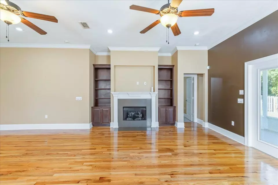 Living - 2594 Halleck Ln, Tallahassee, FL 32312 photo 6 of 8