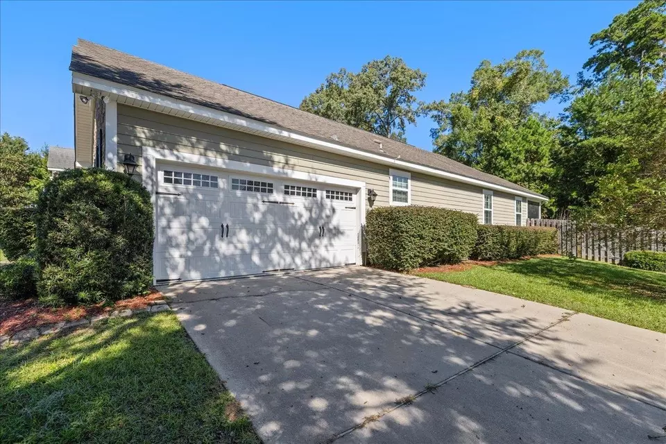 Exterior - 2594 Halleck Ln, Tallahassee, FL 32312 photo 2 of 13