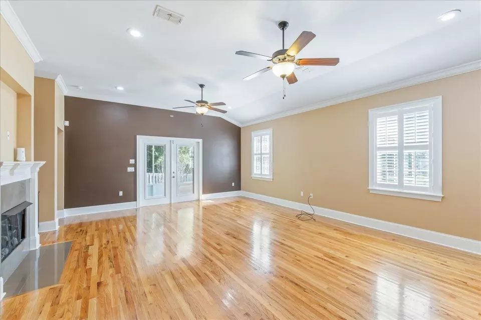 Living - 2594 Halleck Ln, Tallahassee, FL 32312 photo 4 of 8