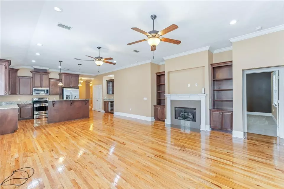 Living - 2594 Halleck Ln, Tallahassee, FL 32312 photo 5 of 8