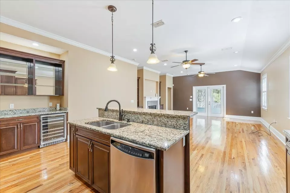 Living - 2594 Halleck Ln, Tallahassee, FL 32312 photo 2 of 8