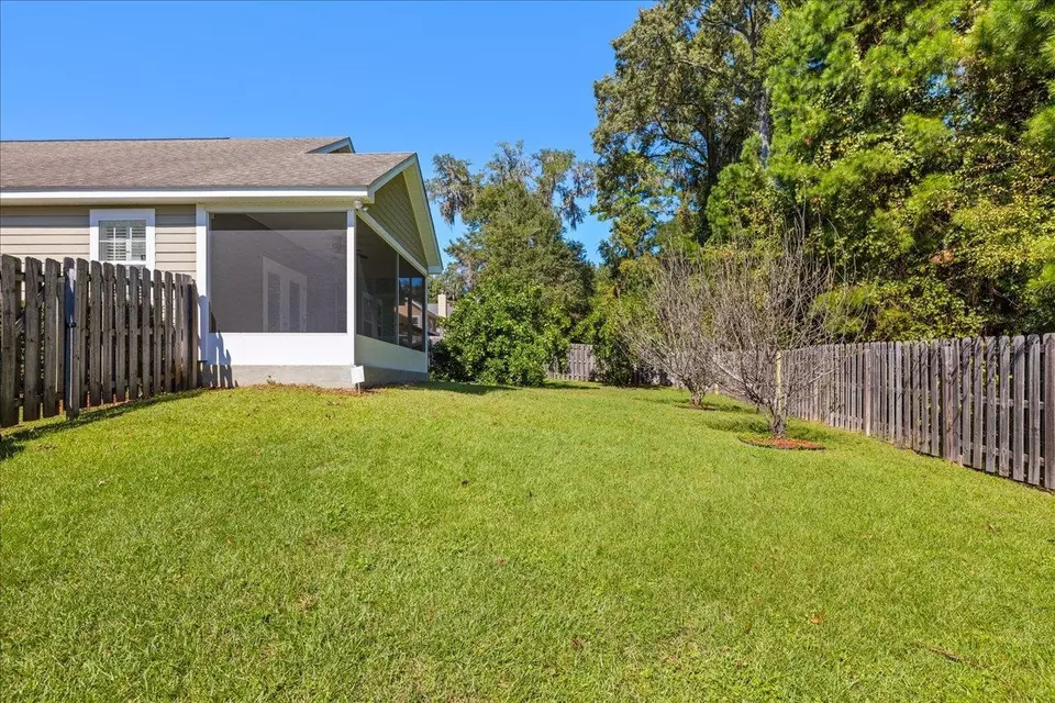 Exterior - 2594 Halleck Ln, Tallahassee, FL 32312 photo 10 of 13
