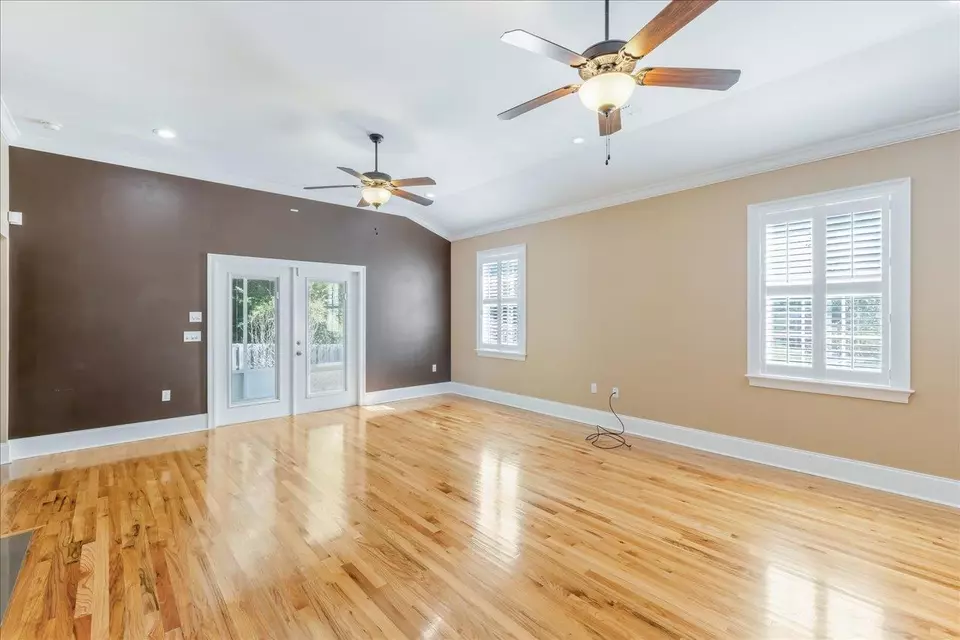 Living - 2594 Halleck Ln, Tallahassee, FL 32312 photo 7 of 8