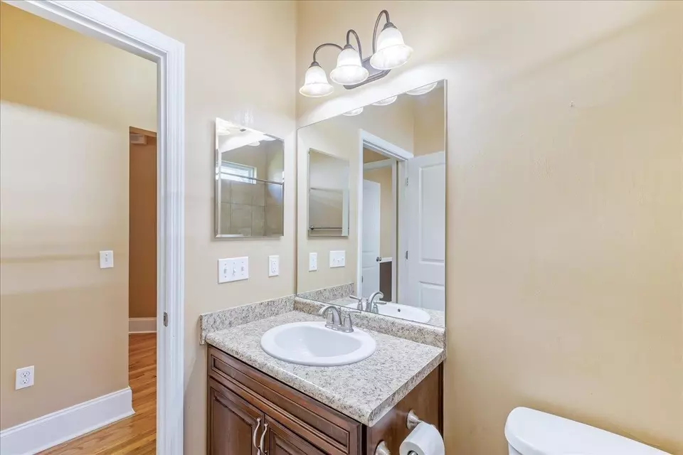 Bath - 2594 Halleck Ln, Tallahassee, FL 32312 photo 2 of 4