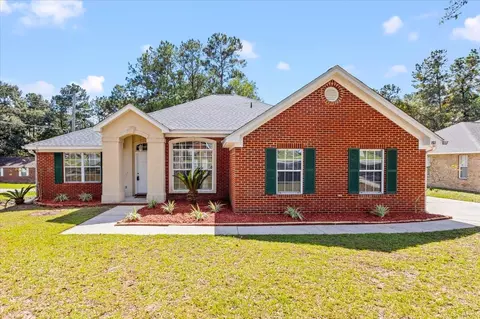 151 Hilltop Dr, Midway, FL 32343