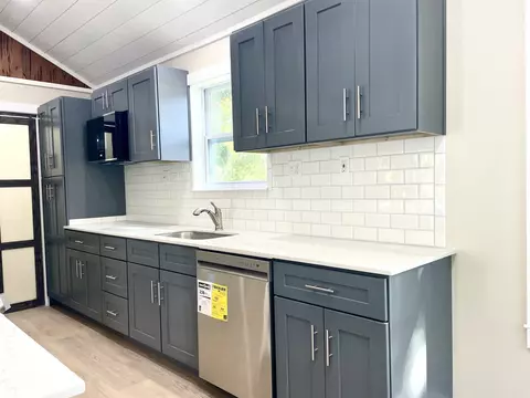 Kitchen - 30 City Park, Saint Marks, FL 32355 photo 3 of 4