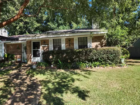 2082 Victory Garden Ln, Tallahassee, FL 32301