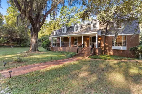 6284 Thomasville Rd, Tallahassee, FL 32312