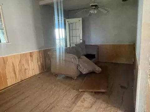 Living - 37 Mock St, Saint Marks, FL 32355 photo 1 of 2