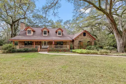 2504 Napoleon Bonaparte Dr, Tallahassee, FL 32308