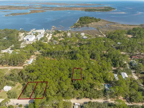 128 Chipola St, Panacea, FL 32346