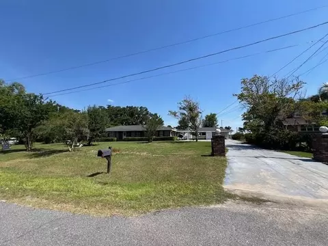 Exterior - 287 NE Jay St, Madison, FL 32340 photo 11 of 12
