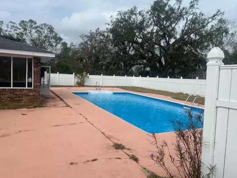 Exterior - 287 NE Jay St, Madison, FL 32340 photo 6 of 12