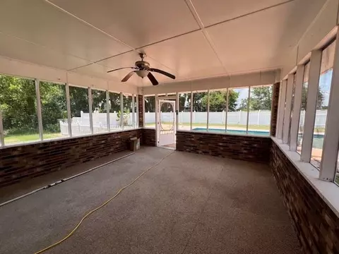 Exterior - 287 NE Jay St, Madison, FL 32340 photo 3 of 12