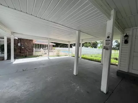 Exterior - 287 NE Jay St, Madison, FL 32340 photo 5 of 12