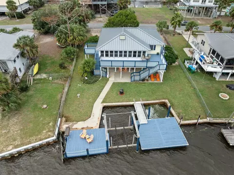 69 Sunrise Ln, Panacea, FL 32346