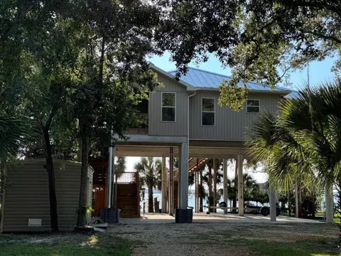 70 River Dr, Panacea, FL 32346