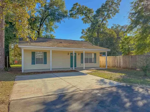 37 Navajo Trl, Crawfordville, FL 32327