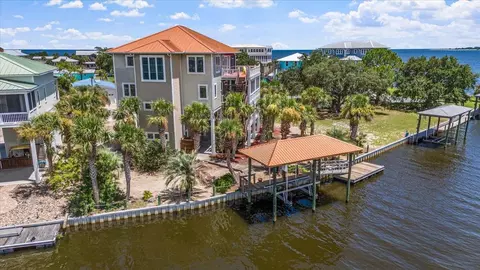46 Blue Crab Ln, Panacea, FL 32346