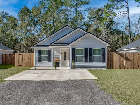 8 Lm St, Crawfordville, FL 32327