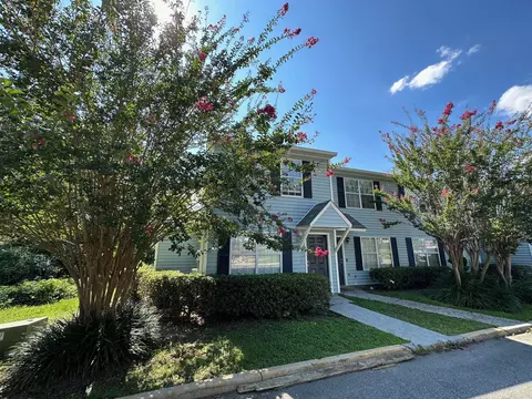 692 Timberwood Cir, Tallahassee, FL 32304