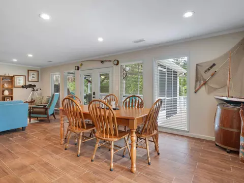 Dining - 1200 NE Hwy 51, Steinhatchee, FL 32359 photo 2 of 4