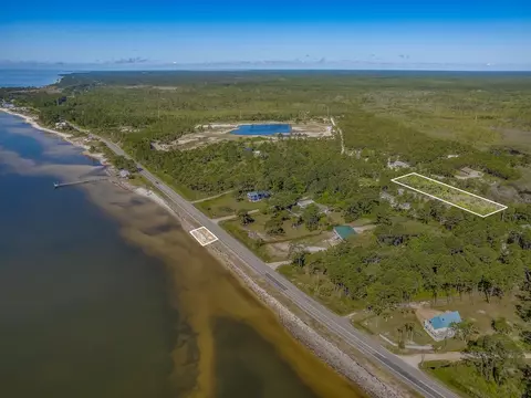 127 Herndon Rd, Carrabelle, FL 32322