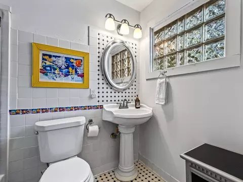 Bath - 602 NW 3rd St, Carrabelle, FL 32322 photo 1 of 2