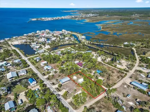 301 Kingfisher Rd, Perry, FL 32348