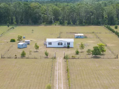 535 SE Baldwin Dr, Lee, FL 32059 photo 3