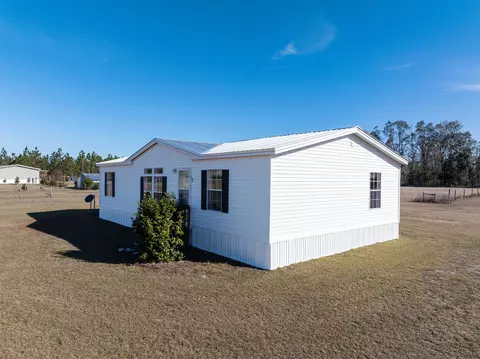 535 SE Baldwin Dr, Lee, FL 32059 photo 2