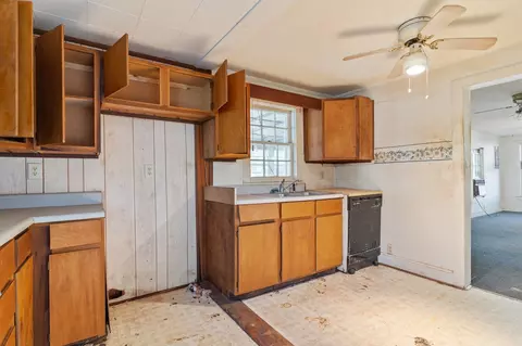 Kitchen - 265 Bowman St, Monticello, FL 32344 photo 2 of 2