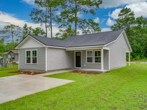 32 Comanche Trl, Crawfordville, FL 32327