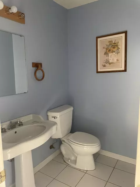 Bath - 8656 High Bridge Rd, Midway, FL 32343 photo 1 of 3