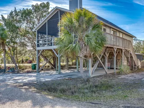 5 Albin Dr, Crawfordville, FL 32327
