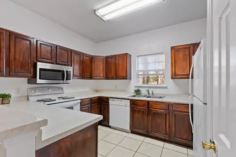 Kitchen - 370 Brown Rd, Lamont, FL 32336 photo 2 of 3