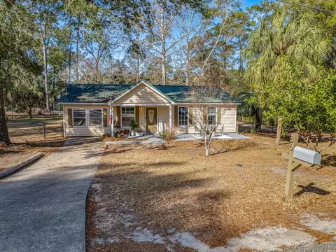 86 Oak St, Crawfordville, FL 32327