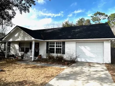 74 Dans Dr, Crawfordville, FL 32327