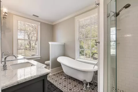 Bath - 340 E Washington St, Monticello, FL 32344 photo 1 of 3