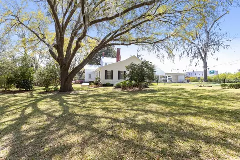 Exterior - 340 E Washington St, Monticello, FL 32344 photo 11 of 14