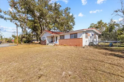 708 E Margurite St, Perry, FL 32347 photo 3