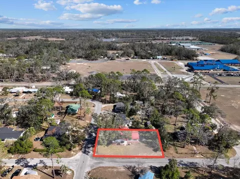 708 E Margurite St, Perry, FL 32347 photo 8