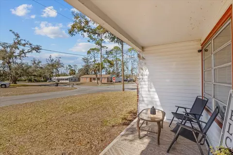 708 E Margurite St, Perry, FL 32347 photo 4