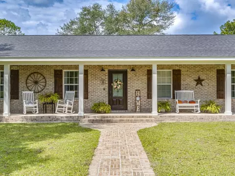 82 Fox Hollow Ln, Crawfordville, FL 32327