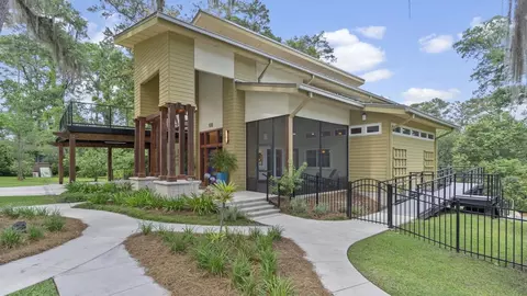 1911 Old Fort Dr, Tallahassee, FL 32301