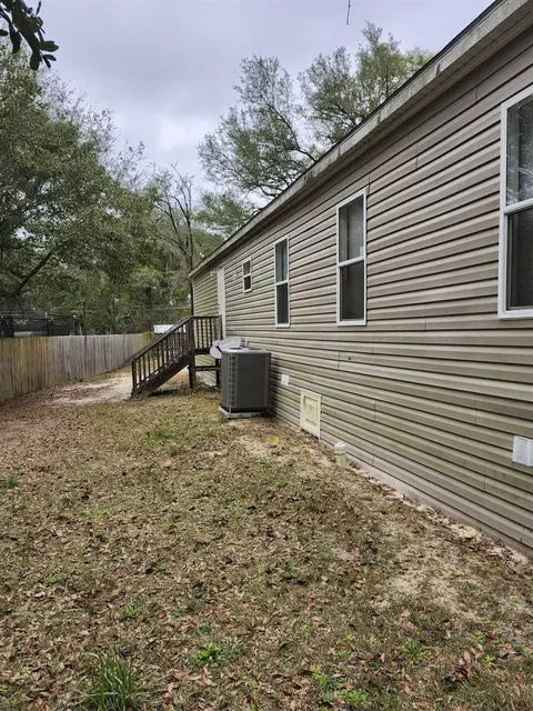 827 Ridge Rd, Tallahassee, FL 32305