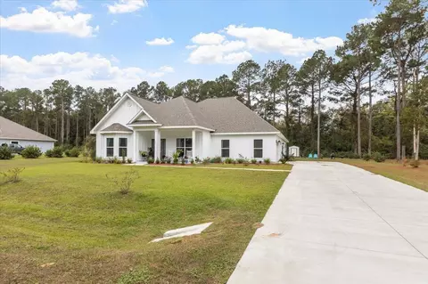 90 Oakgrove Ln, Quincy, FL 32351