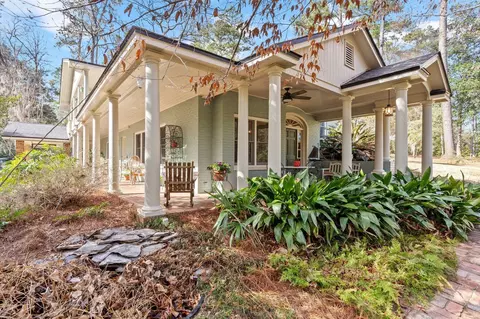 520 Middlebrooks Cir, Tallahassee, FL 32312